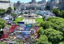 Organizaciones gremiales y sociales colmaron la Plaza Congreso en el paro general